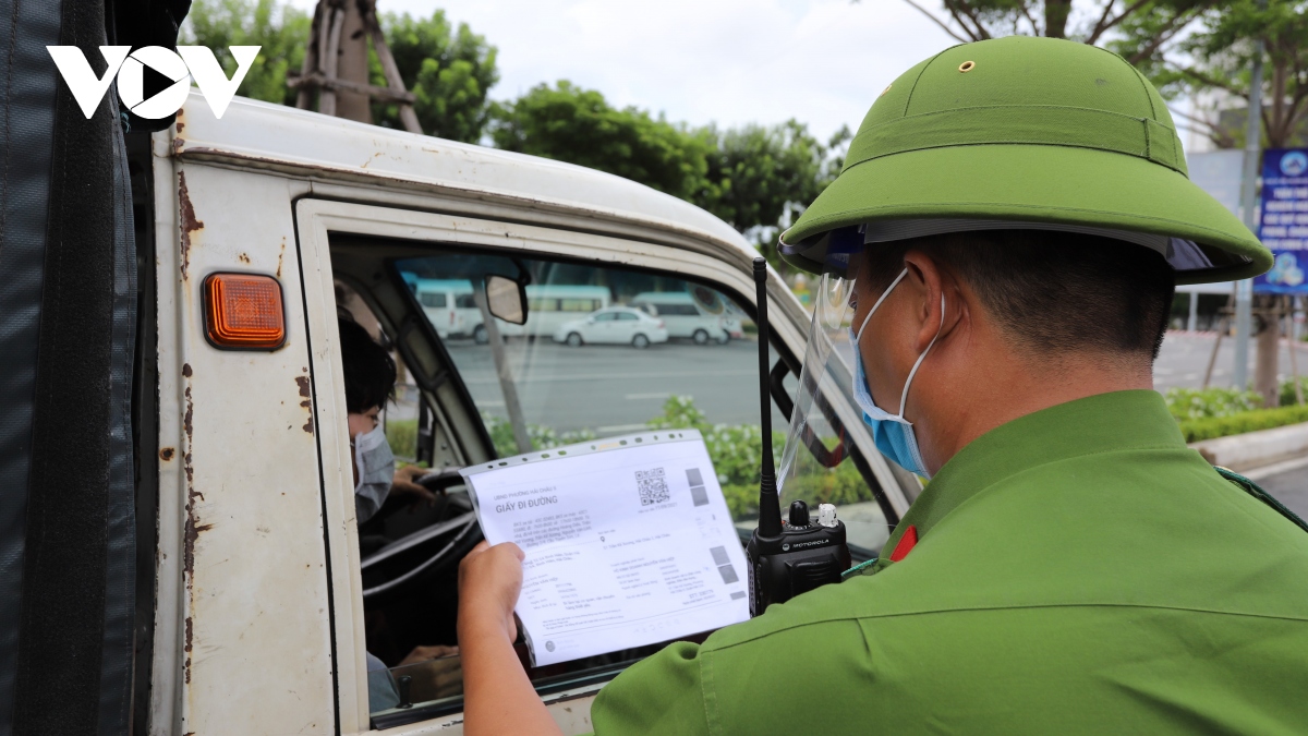 Đà Nẵng kiểm soát chặt việc cấp giấy đi đường, tạo thuận lợi cho người dân và doanh nghiệp